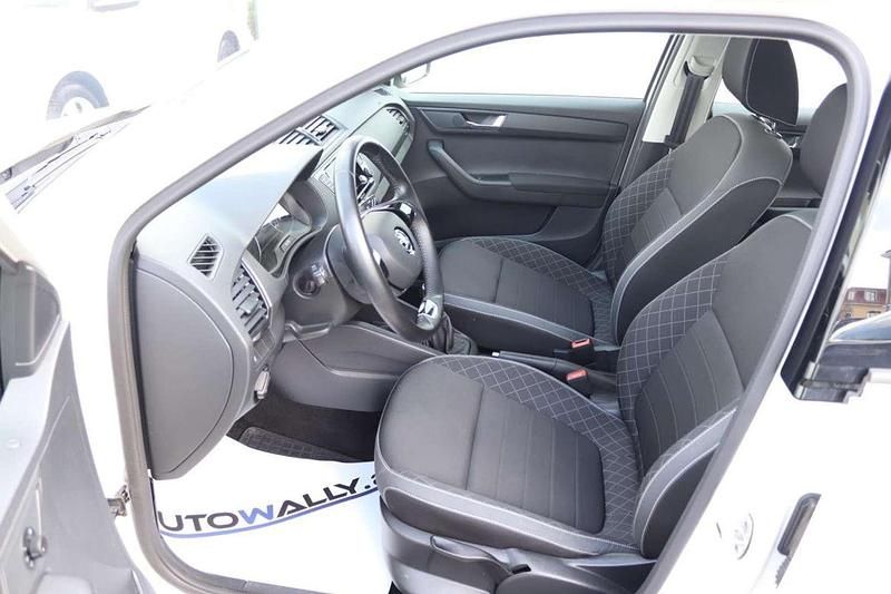 Gebraucht Skoda Fabia Ambition 60 PS (44 kW) 2022 Weiß Kleinwagen