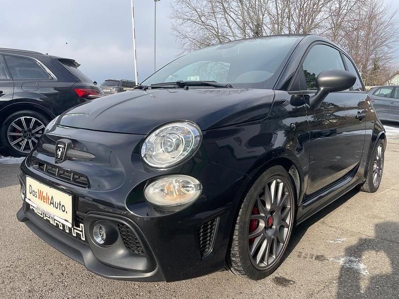 Gebraucht Abarth 695 179 PS (131 kW) 2022 Schwarz  metallic Kleinwagen