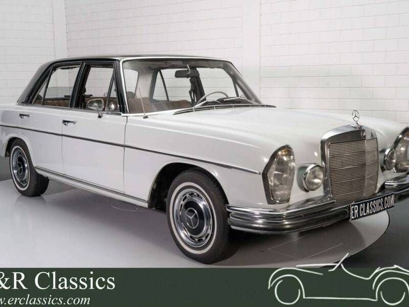 Gebraucht Mercedes 250 130 PS (95 kW) 1968 Weiß Limousine