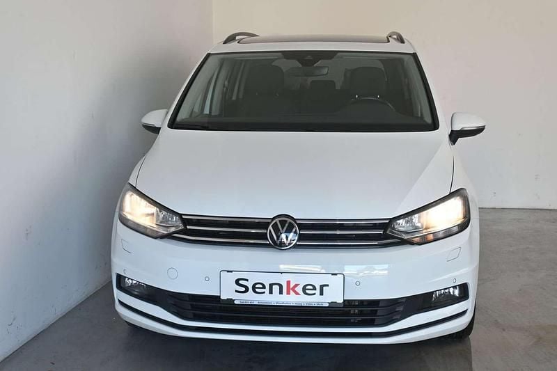 Gebraucht VW Touran Comfortline 150 PS (110 kW) 2022 Weiß Van / Kleinbus