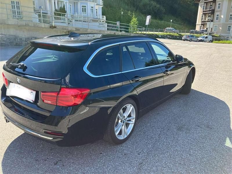 Gebraucht BMW 320 Luxury Line 190 PS (139 kW) 2018 Schwarz Kombi