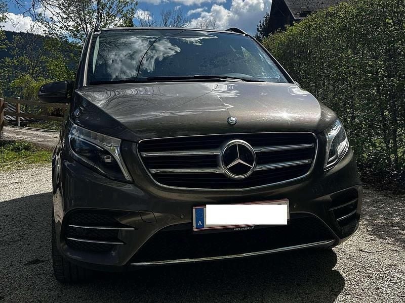 Braun Gebraucht 2017 Mercedes V250 Van / Kleinbus | € 40.000 (Superpreis) - Bild 1/4
