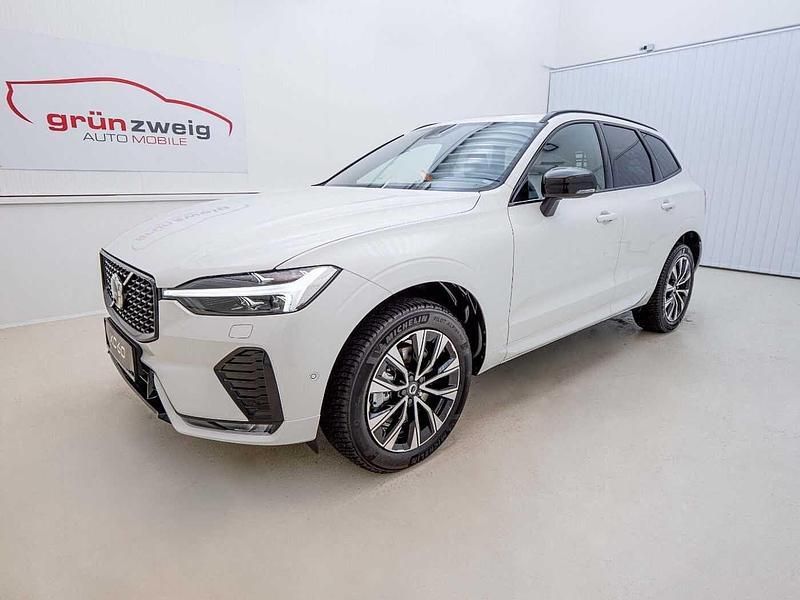 Gebraucht Volvo XC60 Plus 197 PS (144 kW) 2023 Weiß SUV