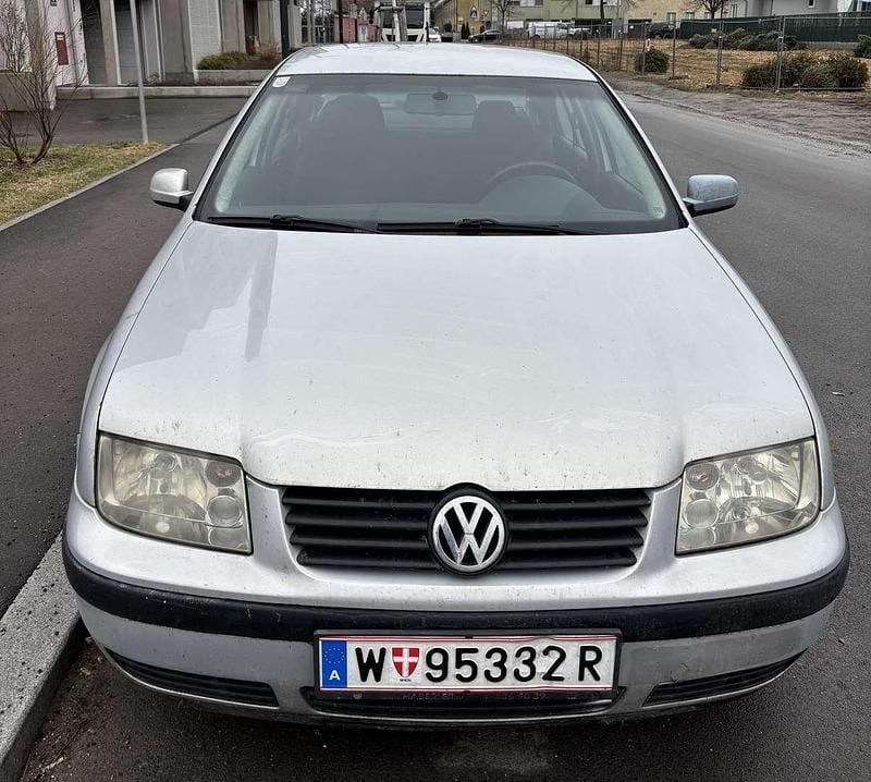 Gebraucht VW Bora Comfortline 90 PS (66 kW) 1999 Limousine