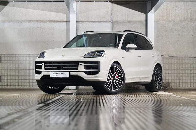 Gebraucht Porsche Cayenne S E-Hybrid 519 PS (381 kW) 2026 Hellbraun  metallic SUV