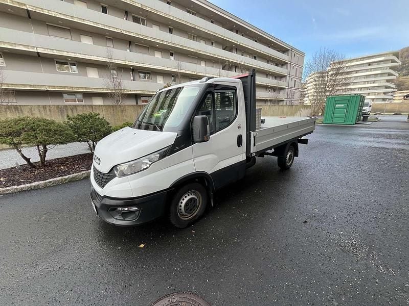 Weiß Gebraucht 2019 Iveco Daily Van | € 16.500 (Guter Preis) - Bild 1/4