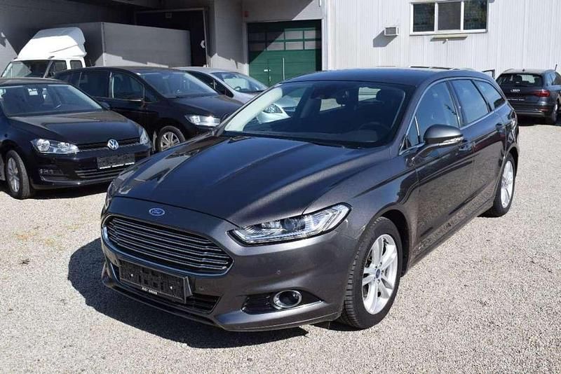Grau Gebraucht 2018 Ford Mondeo Titanium Kombi | € 21.490 (Teuer) - Bild 1/4