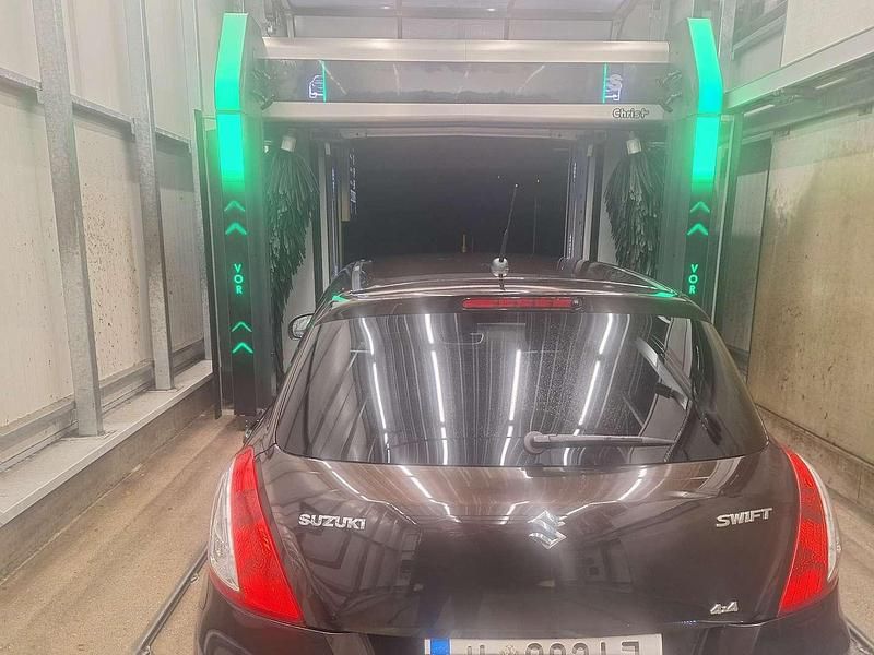 Gebraucht Suzuki Swift 90 PS (66 kW) 2015 Braun Kleinwagen