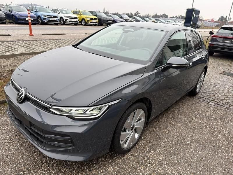 Neu VW Golf VIII 115 PS (84 kW) 2026 Mittelgrau  metallic
