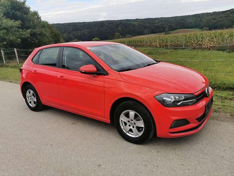 Gebraucht VW Polo Comfortline 80 PS (58 kW) 2019 Rot Limousine
