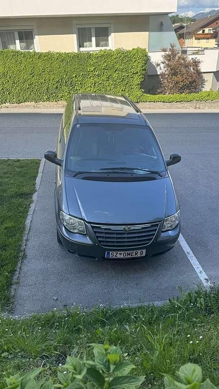 Grau Gebraucht 2007 Chrysler Grand Voyager Limited Van / Kleinbus | € 1.600 - Bild 1/4