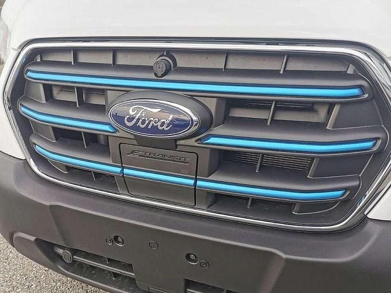 Gebraucht Ford Transit Trend 135 kW (184 PS) 2022 Weiß Van