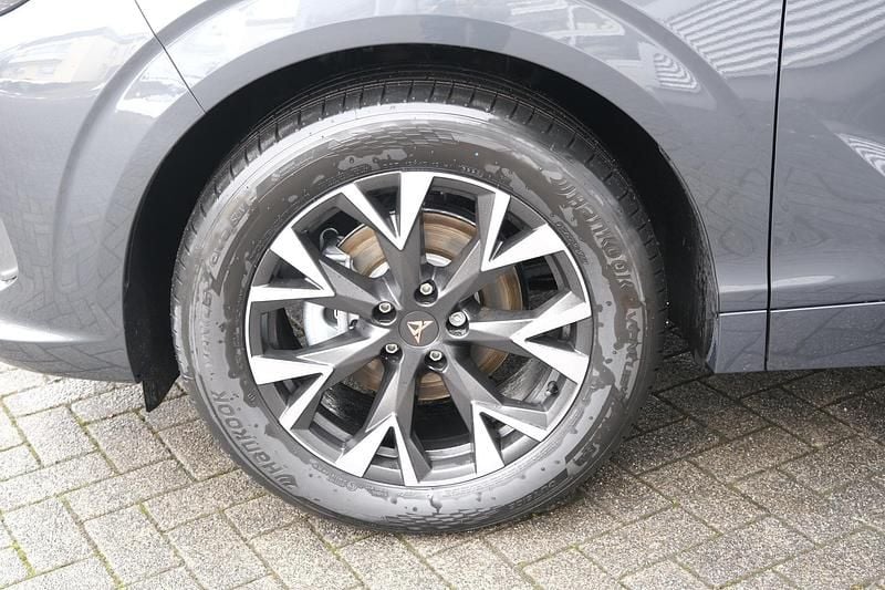 Neu Cupra Terramar 150 PS (110 kW) 2025 Grau SUV