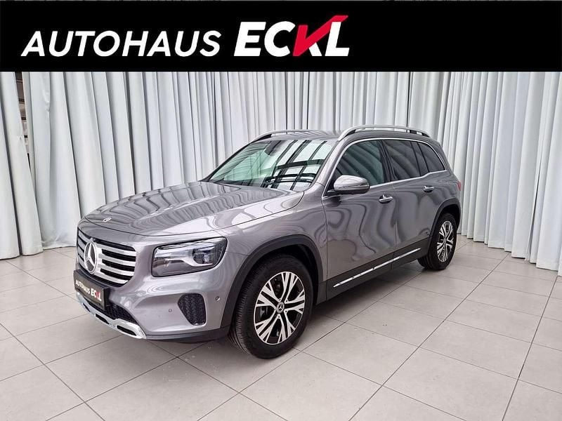 Grau Gebraucht 2025 Mercedes GLB200 Progressive SUV | € 49.990 (Fairer Preis) - Bild 1/4