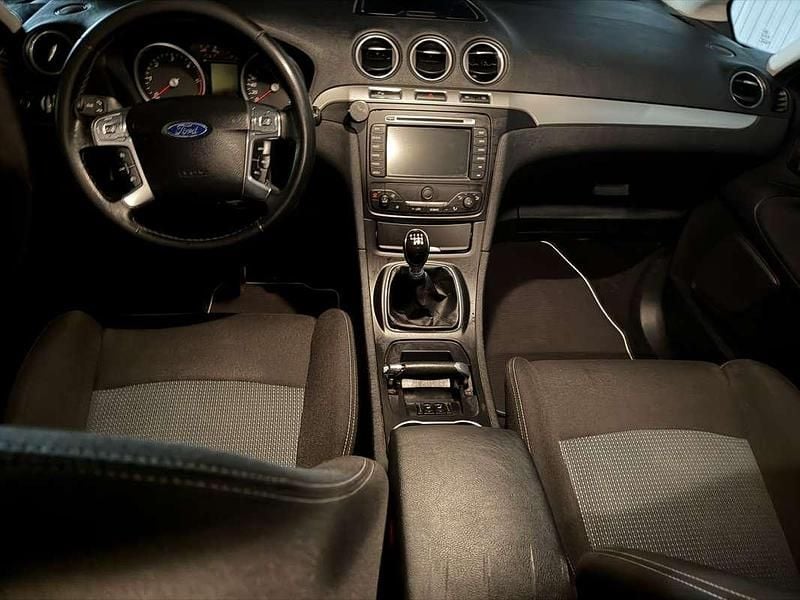 Gebraucht Ford S-MAX Business Edition 140 PS (102 kW) 2013 Van / Kleinbus