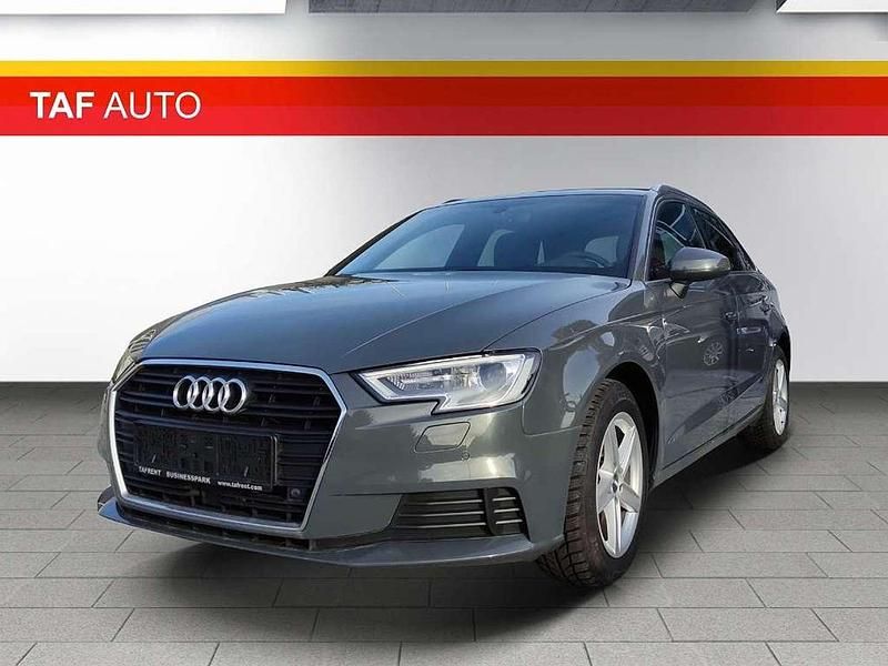 Gebraucht Audi A3 116 PS (85 kW) 2019 Grau Limousine