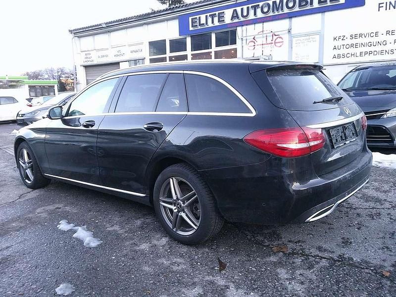 Gebraucht Mercedes C220 170 PS (125 kW) 2018 Schwarz Kombi