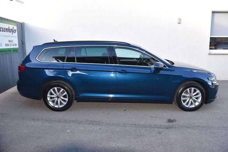 Gebraucht VW Passat Business 150 PS (110 kW) 2021 Blau Kombi