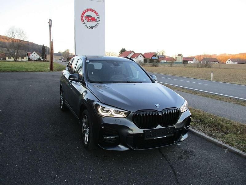 Grau Gebraucht 2020 BMW X1 M Sport SUV | € 24.990 (Fairer Preis) - Bild 1/4