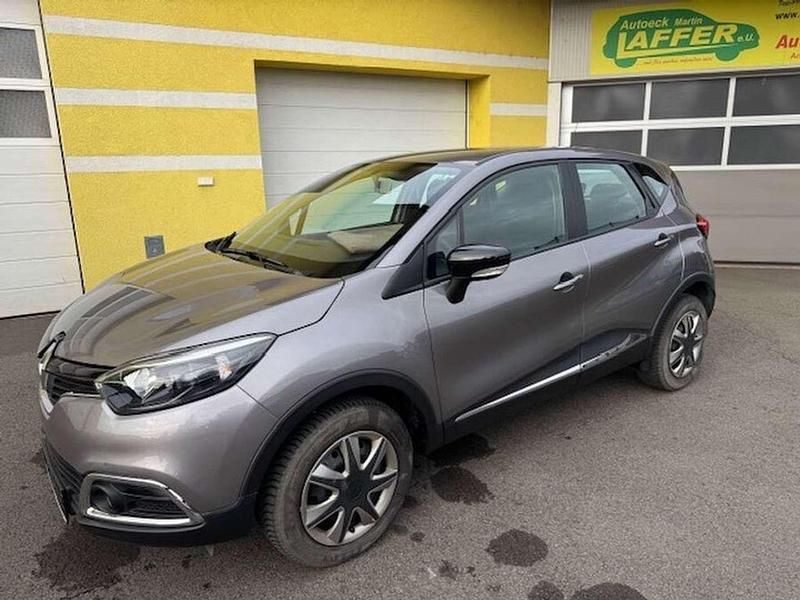 Grau Gebraucht 2017 Renault Captur Expression SUV | € 11.499 (Fairer Preis) - Bild 1/4