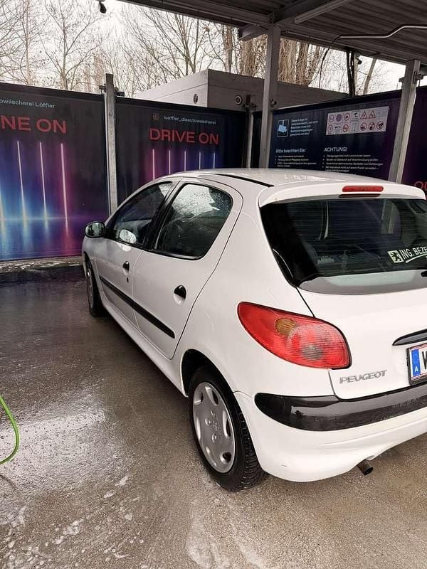 Gebraucht Peugeot 206 68 PS (50 kW) 2002 Limousine