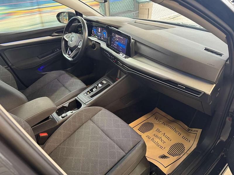 Gebraucht VW Golf VIII Basis 116 PS (85 kW) 2022 Grau Kleinwagen