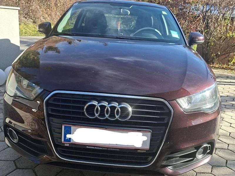 Gebraucht Audi A1 Attraction 86 PS (63 kW) 2012 Violett Limousine
