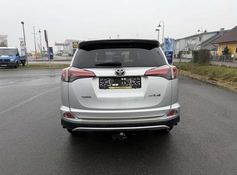 Gebraucht Toyota RAV4 Active 143 PS (105 kW) 2016 SUV
