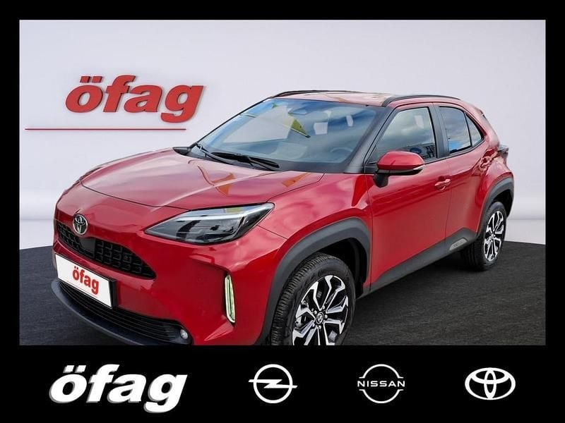 Gebraucht Toyota Yaris Hybrid Active 92 PS (67 kW) 2025 Rot Limousine