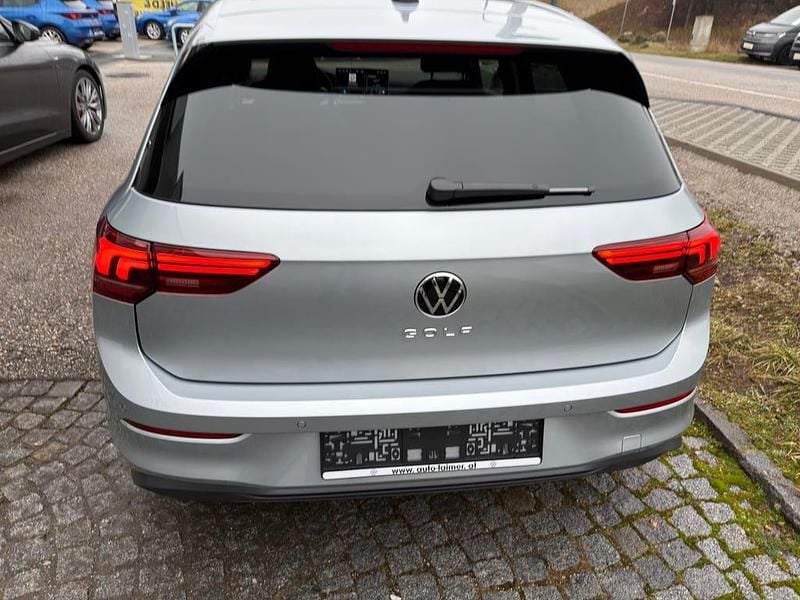 Neu VW Golf VIII 115 PS (84 kW) 2026 Silber  metallic