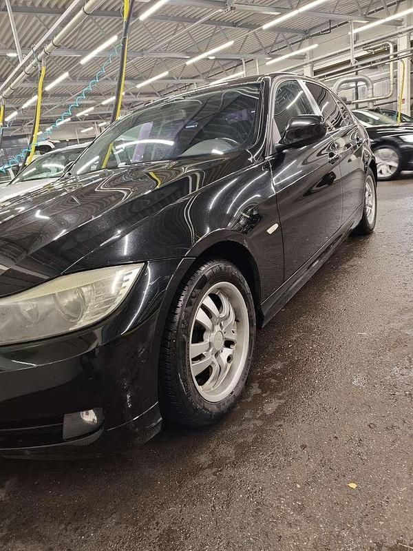 Gebraucht BMW 318 143 PS (105 kW) 2008 Limousine