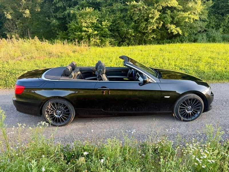 Gebraucht BMW 318 Cabriolet 143 PS (105 kW) 2011 Schwarz Cabrio