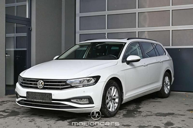 Weiß Gebraucht 2019 VW Passat Business Kombi | € 14.880 (Guter Preis) - Bild 1/4