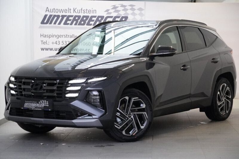 Gebraucht Hyundai Tucson 159 PS (116 kW) 2023 Ecotronic gray SUV