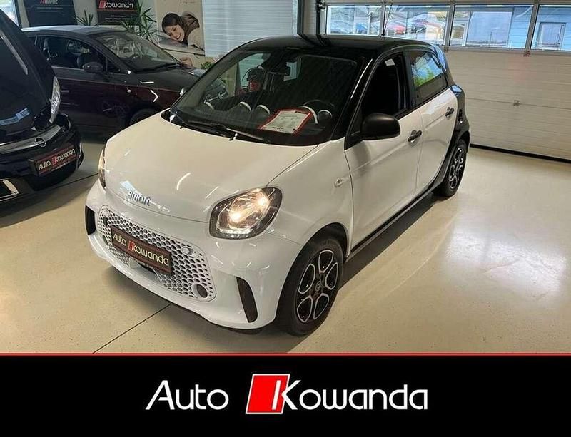 Weiß Gebraucht 2021 Smart ForFour Electric Drive Limousine | € 10.990 - Bild 1/4