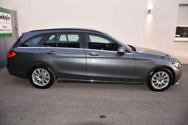 Gebraucht Mercedes C180 122 PS (89 kW) 2020 Grau Kombi