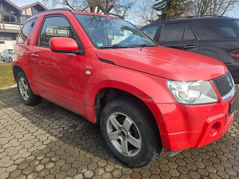Gebraucht Suzuki Grand Vitara 129 PS (94 kW) 2008 Rot SUV