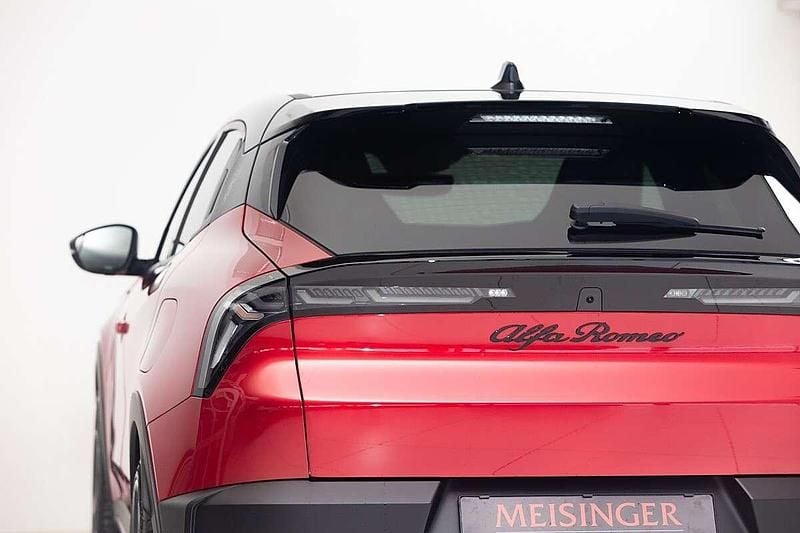 Gebraucht Alfa Romeo Junior Veloce 206 kW (281 PS) 2025 Rot SUV