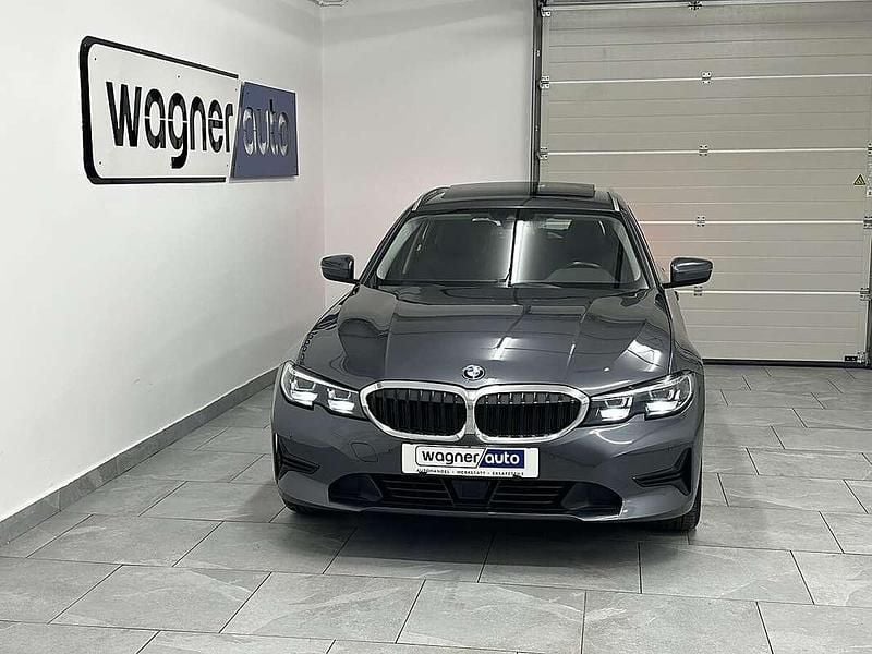 Gebraucht BMW 320 Sport Line 190 PS (139 kW) 2021 Grau Kombi