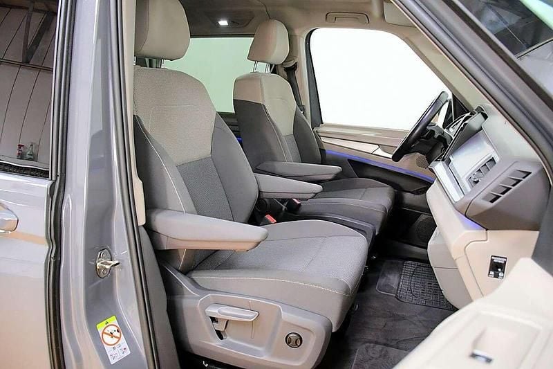 Gebraucht VW Multivan Edition 150 PS (110 kW) 2023 Grau Van