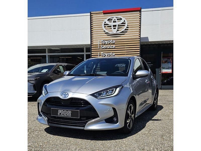 Neu 2025 Toyota Yaris Hybrid Active Limousine | € 22.990 (Guter Preis) - Bild 1/4