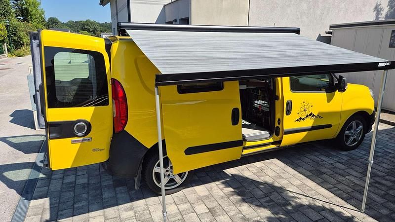 Gebraucht Fiat Doblò 90 PS (66 kW) 2015 Gelb Van / Kleinbus