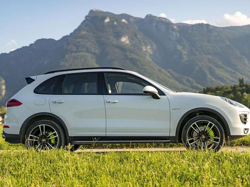 Gebraucht Porsche Cayenne 333 PS (244 kW) 2015 Weiß SUV