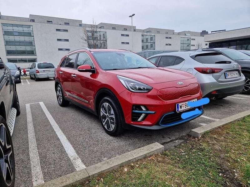 Gebraucht Kia e-Niro 150 kW (204 PS) 2021 Rot SUV
