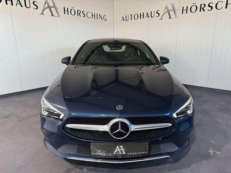 Gebraucht Mercedes CLA180 116 PS (85 kW) 2021 Blau Limousine