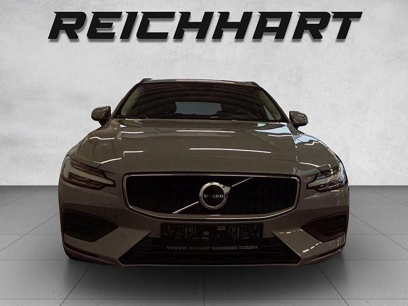 Gebraucht Volvo V60 197 PS (144 kW) 2025 Grau Kombi