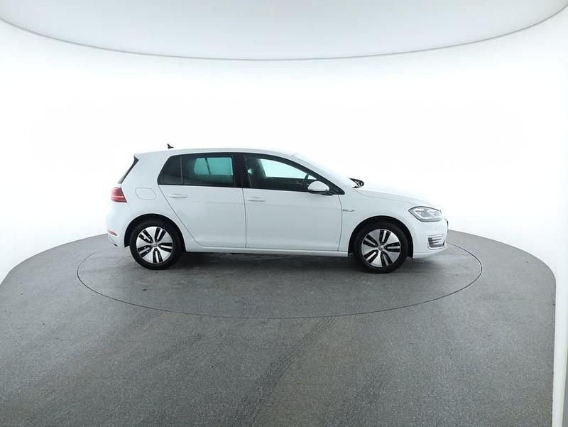 Gebraucht VW e-Golf 100 kW (136 PS) 2018 Weiss  normal Kleinwagen