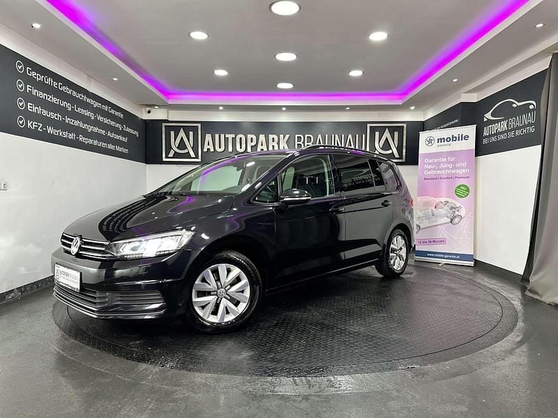 Schwarz Gebraucht 2017 VW Touran Comfortline Van / Kleinbus | € 14.999 (Etwas zu teuer) - Bild 1/4