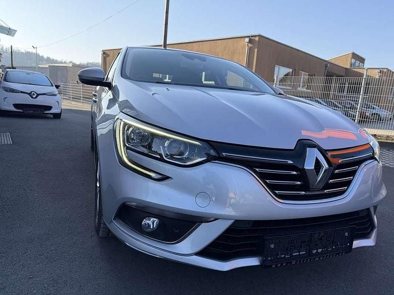 Gebraucht Renault Mégane IV Intens 116 PS (85 kW) 2018 Silber Limousine