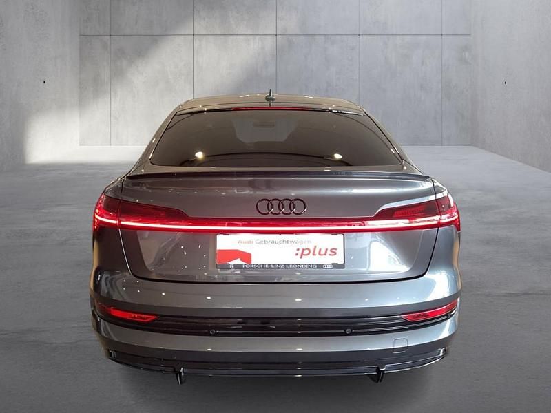 Gebraucht Audi e-tron S-Line 158 kW (215 PS) 2022 Grau SUV